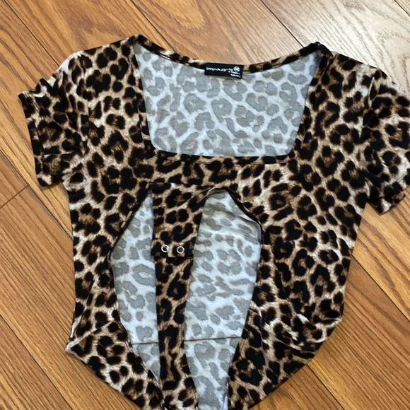Popular 21 women’s animal print square neckline bodysuit thong snap closure M - Picture 10 of 11
